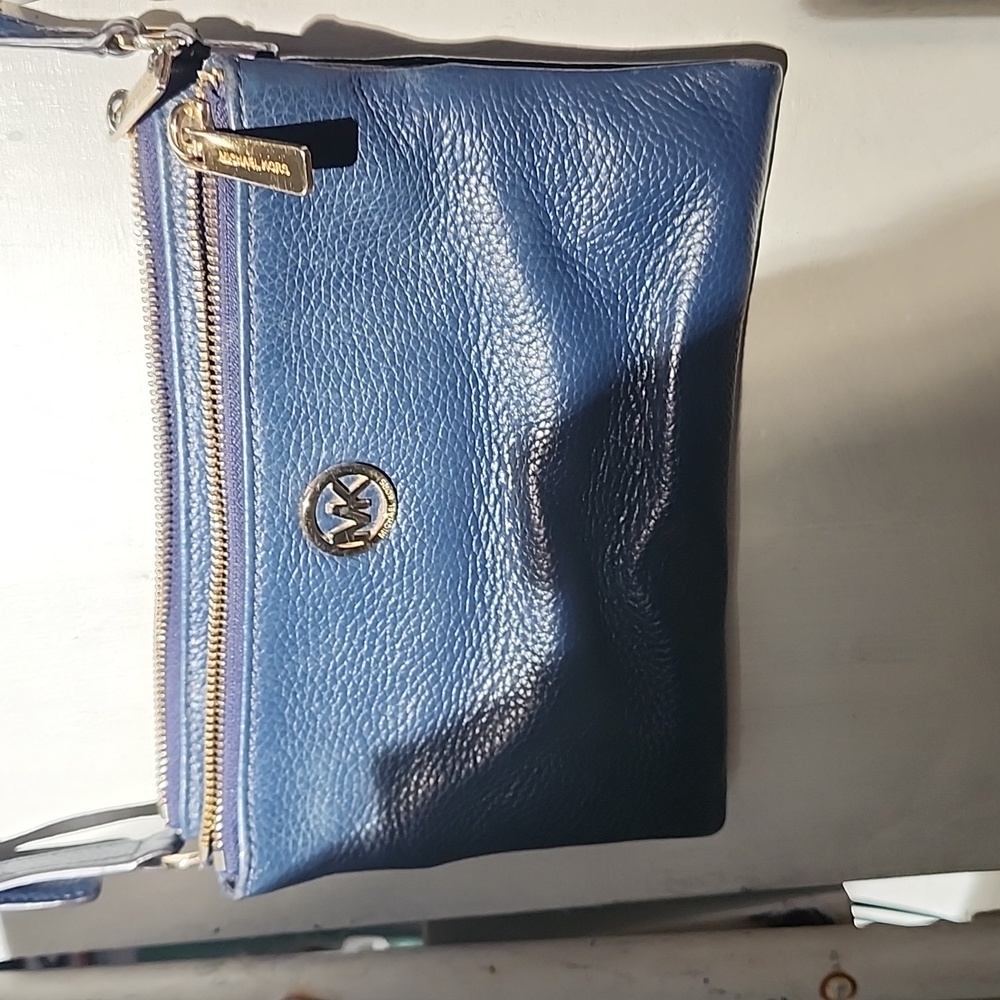 Crossbody or shoulder, Navy Michael Kors pebbled leather
